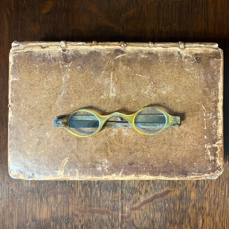 c. 1800 Tortoise Shell Wig Spectacles - Light