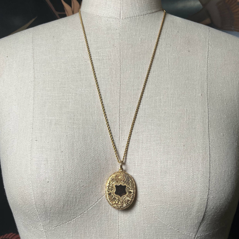 18k Gold 19th c. Floral Locket