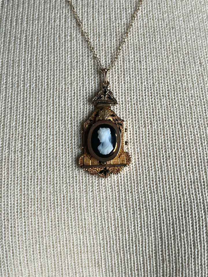 c. 1870s-1880s 12k-14k Gold Hardstone Cameo Necklace