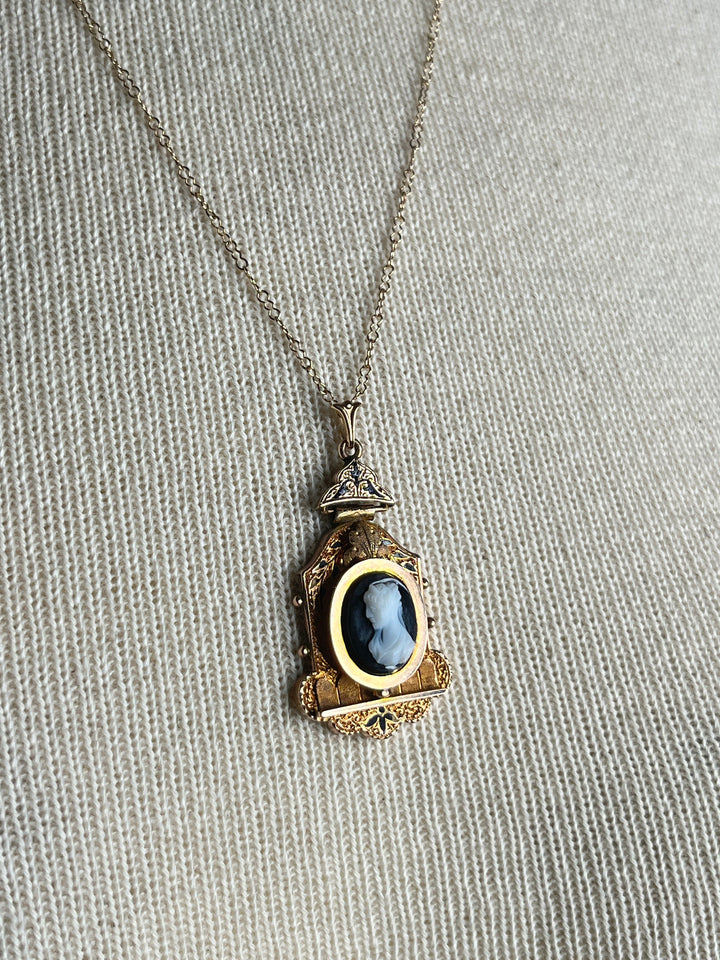 c. 1870s-1880s 12k-14k Gold Hardstone Cameo Necklace