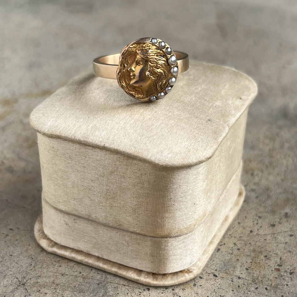 Early 20th c. Art Nouveau Crescent Moon Lady 10k Gold Ring