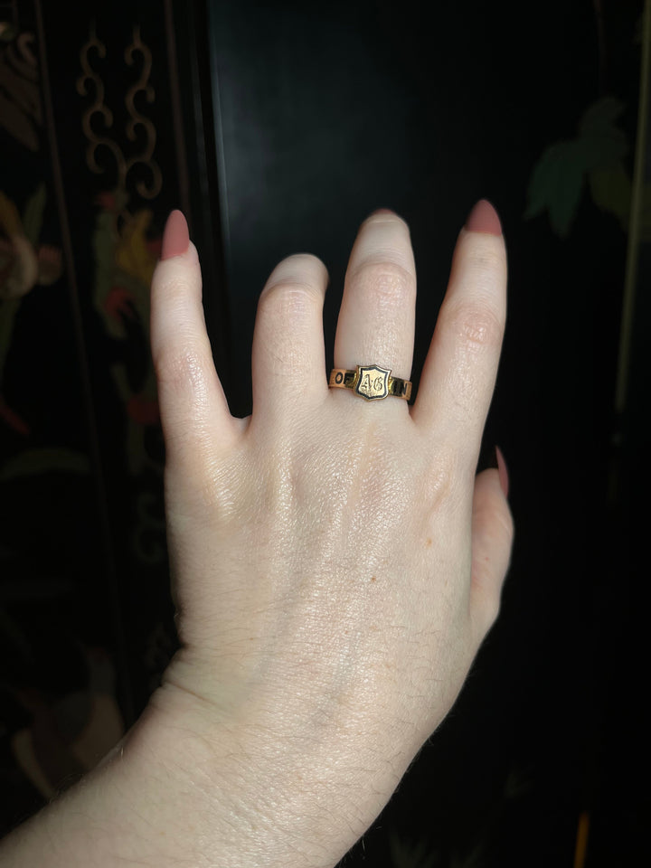 1875 'In Memory Of' 18k Gold Mourning Ring 'AG'