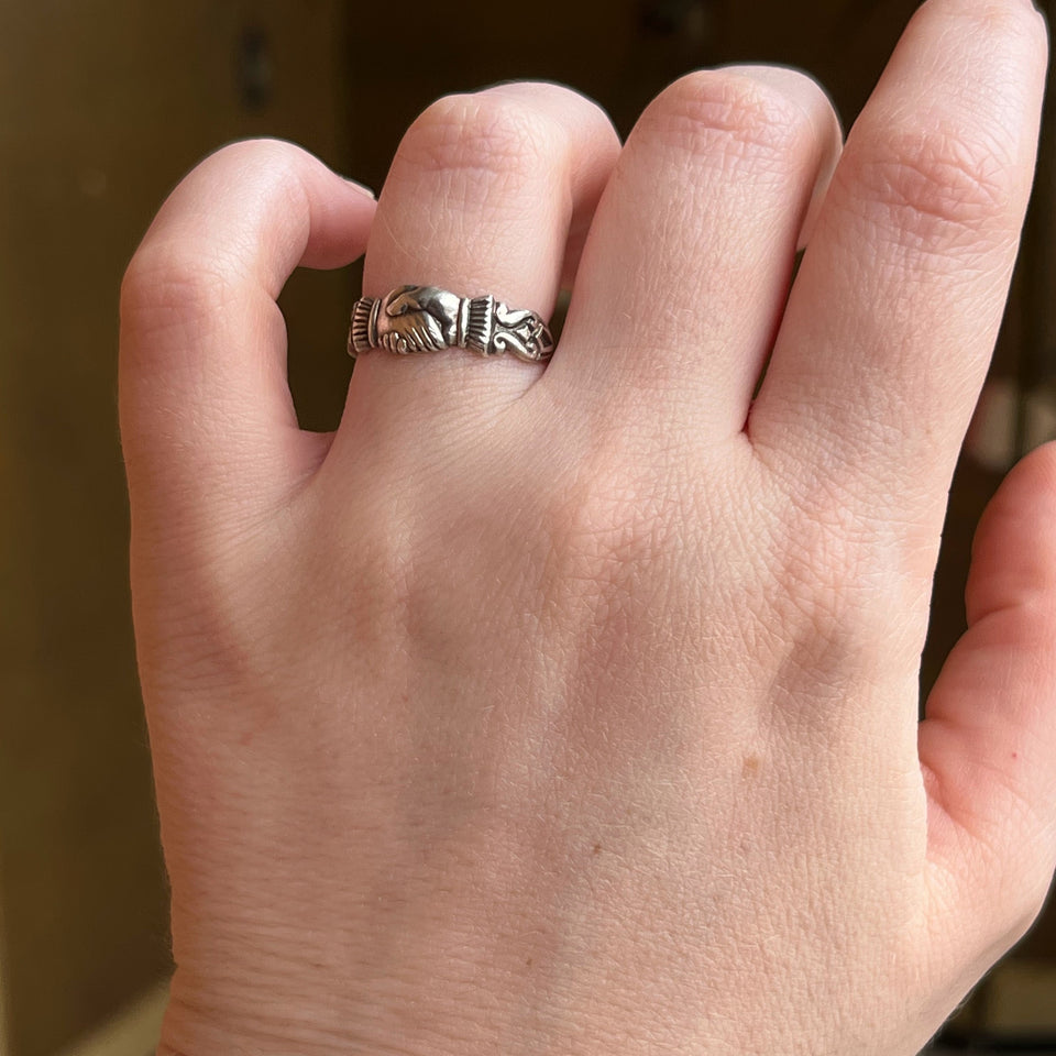 1880s Sterling Silver Fede Ring | Hallmarked 1884