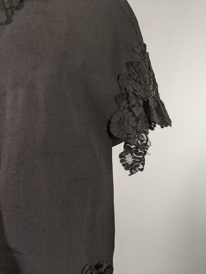 1880s Ivy Leaf Mantle