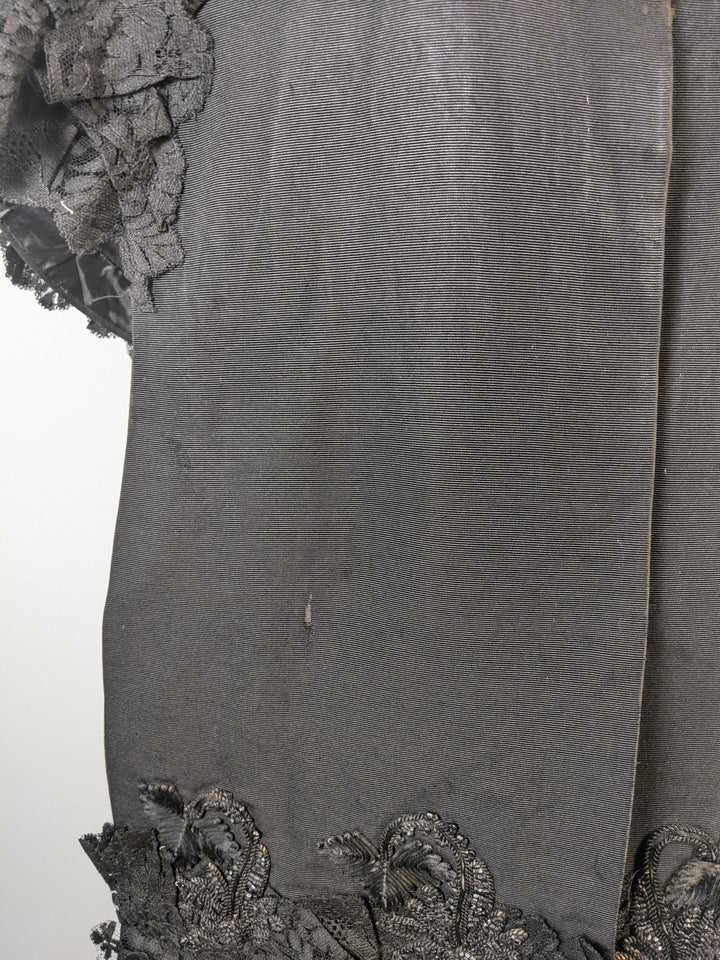 1880s Ivy Leaf Mantle