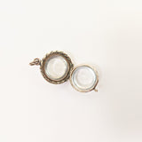 Victorian Pools of Light Locket⁣