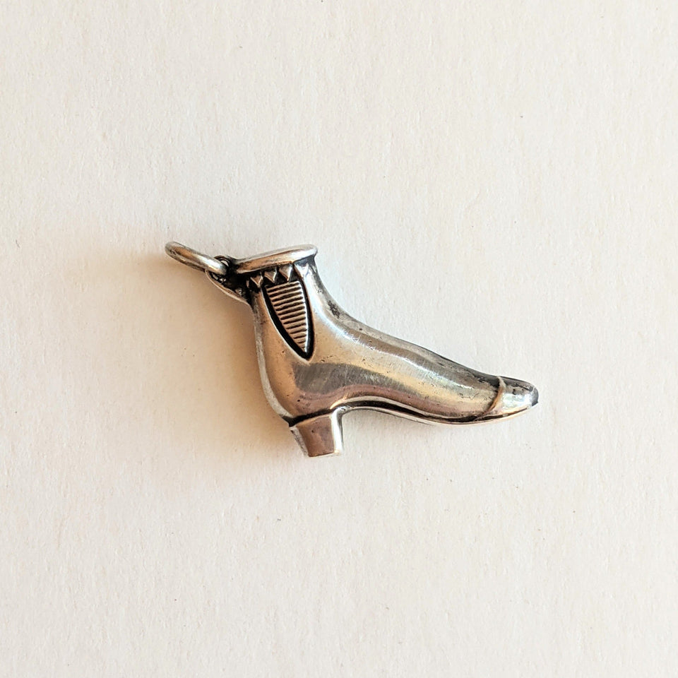 19th C. Scottish Agate Boot Charm