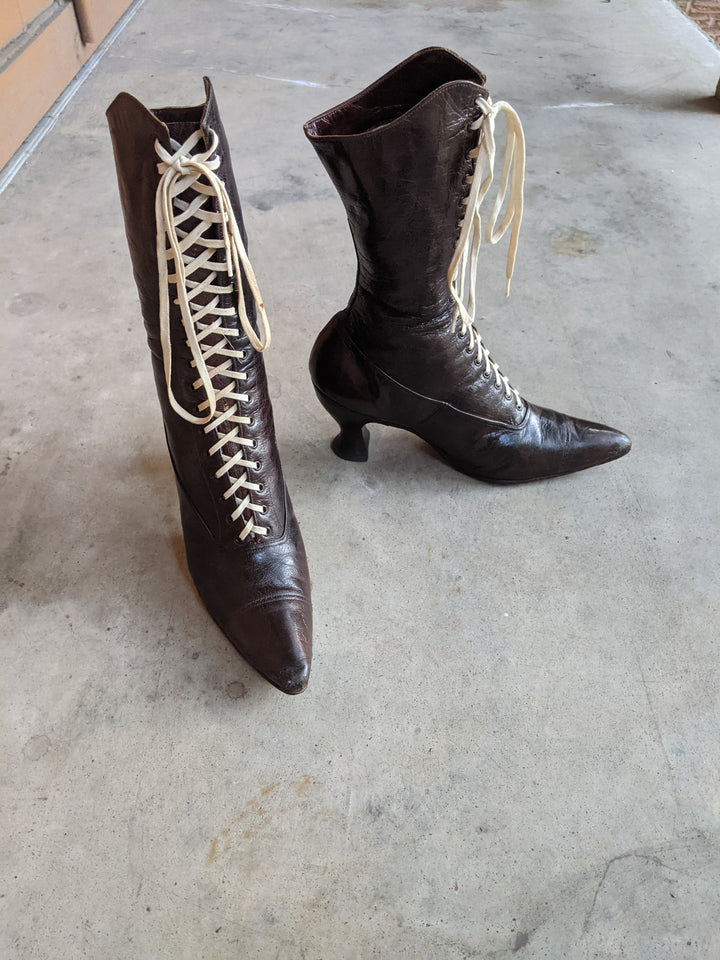 1910s-1920s Brown Lace Up Boots | Approx Sz 7
