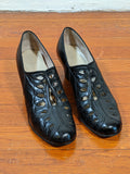1930s-1940s Cut Out Pumps