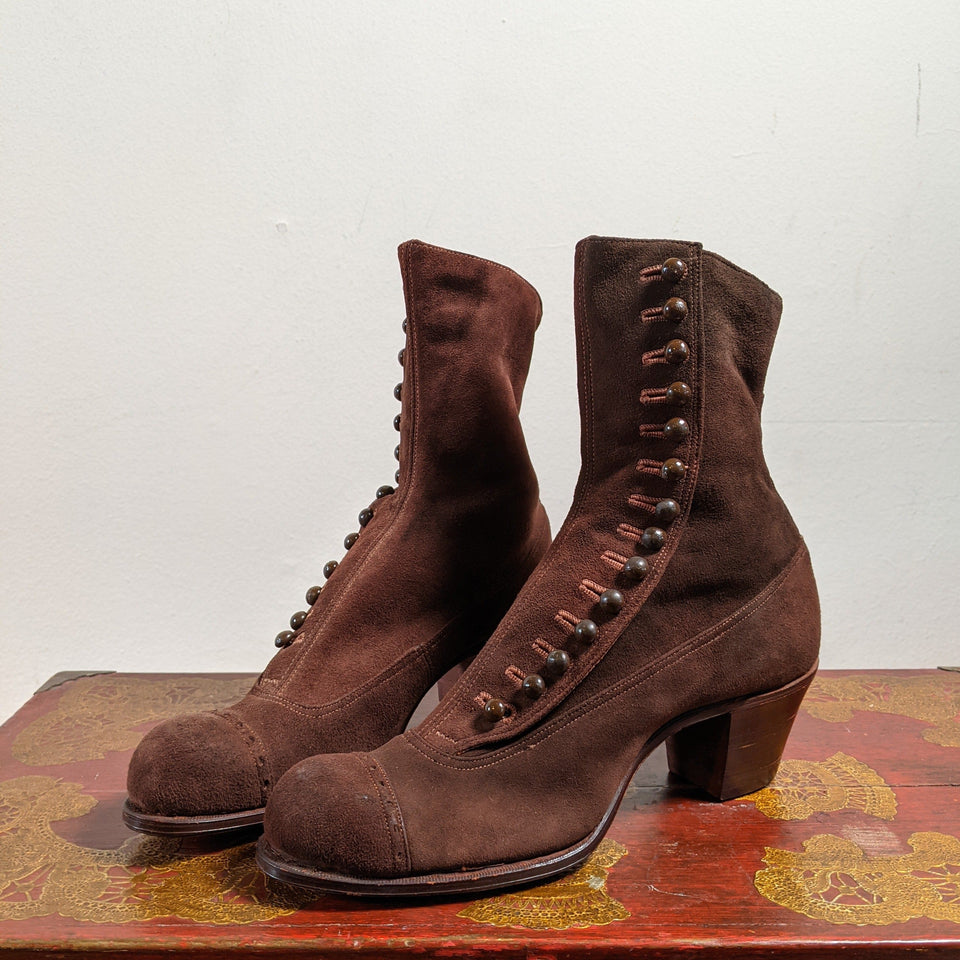 Early 1910s Brown Suede Side Button Boots | Approx Sz 5