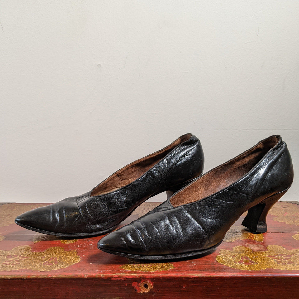 c. 1910s-1920s Black Leather Pumps | Approx Sz 8