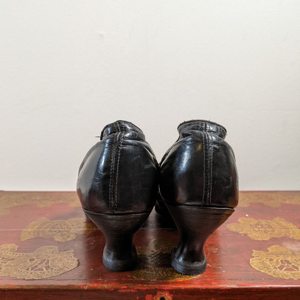 c. 1910s-1920s Black Leather Pumps | Approx Sz 8