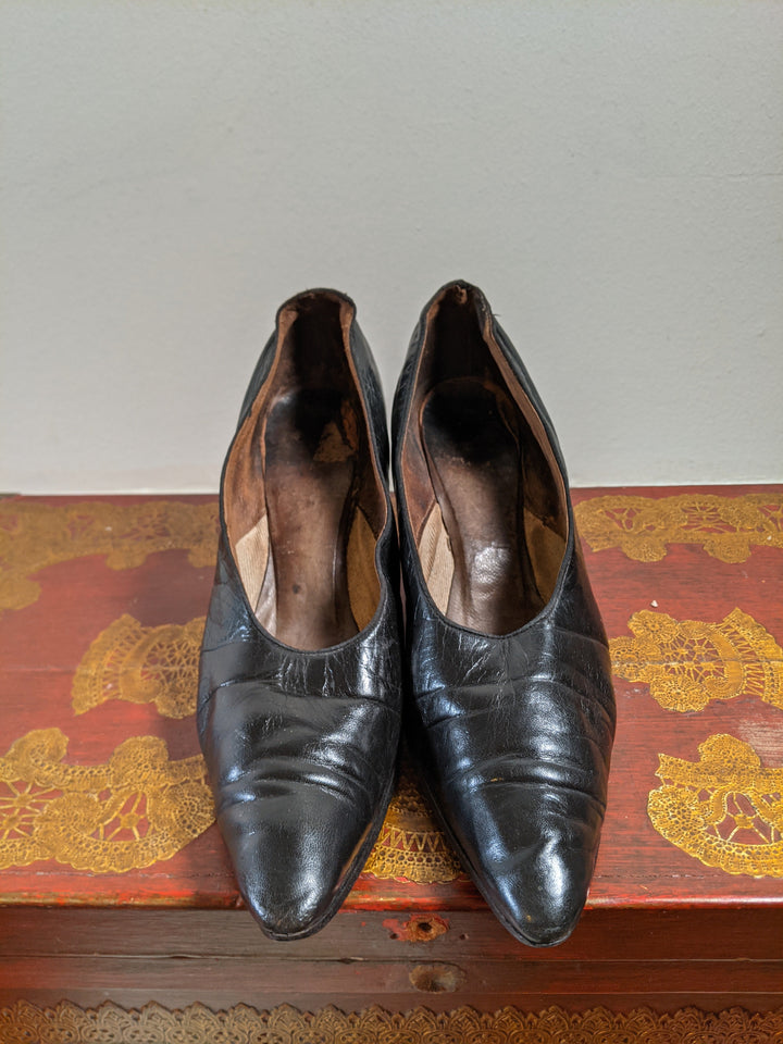 c. 1910s-1920s Black Leather Pumps | Approx Sz 8