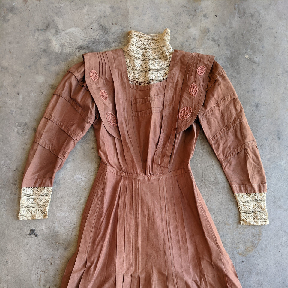 c. 1908-1909 Peach Silk Dress | Study + Display